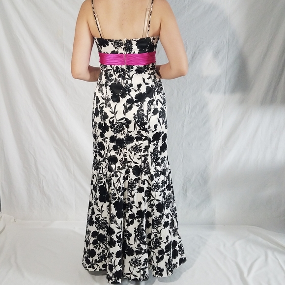 Beautiful Summer dress - Picture 13 of 14